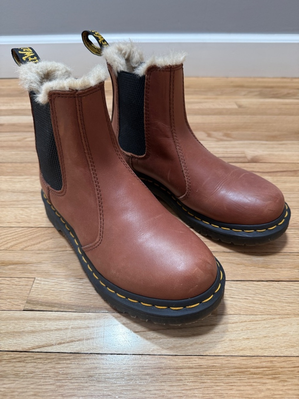 Dr. Martens Chestnut Brown Shearling-Trim Chelsea Boots LEONORE 2976